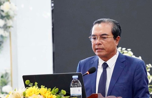 Tiến sĩ, bác sĩ Chuyên khoa II Nguyễn Hồng Trường, Giám đốc Bệnh viện Đa khoa thành phố Vinh