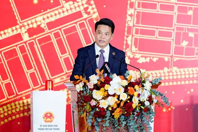 Đồng chí Lê Ngọc Châu, Chủ tịch UBND thành phố Hải Phòng, phát biểu tại buổi lễ.