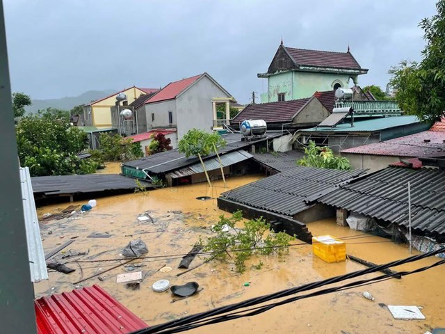 Ngập nặng khu vực thị trấn T&acirc;n Lạc, Quỳ Ch&acirc;u