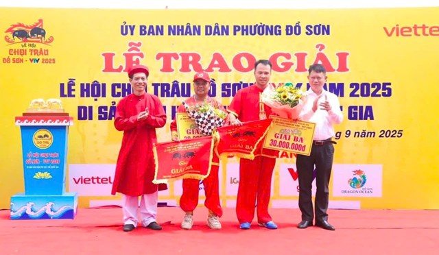 Hai chủ tr&acirc;u đạt Giải Ba c&ugrave;ng nhận phần thưởng 30 triệu đồng, ghi dấu ấn trong một m&ugrave;a hội đầy kịch t&iacute;nh v&agrave; s&ocirc;i động.
