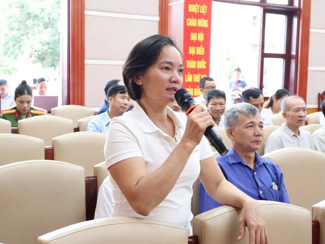 Nhiều &yacute; kiến của cử tri nữ phản &aacute;nh những vấn đề thiết thực của đời sống nh&acirc;n d&acirc;n, đề nghị c&aacute;c cấp quan t&acirc;m th&aacute;o gỡ.