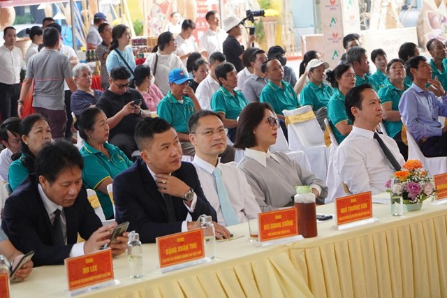 Hội chợ Làng nghề Việt Nam 2025: Tôn vinh bàn tay Việt, khơi nguồn sáng tạo mới - Ảnh 5