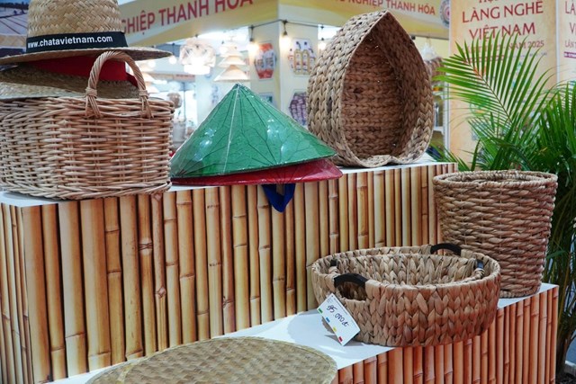 Hội chợ Làng nghề Việt Nam 2025: Tôn vinh bàn tay Việt, khơi nguồn sáng tạo mới - Ảnh 6
