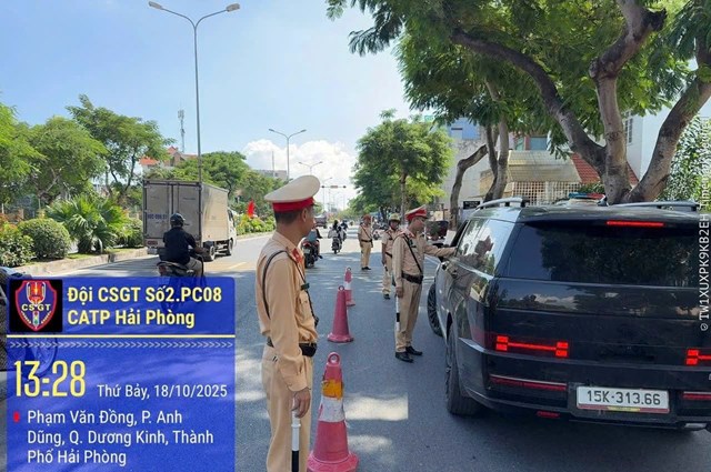 Th&ocirc;ng điệp &ldquo;Đ&atilde; uống rượu, bia &ndash; kh&ocirc;ng l&aacute;i xe&rdquo; được tuy&ecirc;n truyền rộng r&atilde;i tới người d&acirc;n th&agrave;nh phố Cảng.