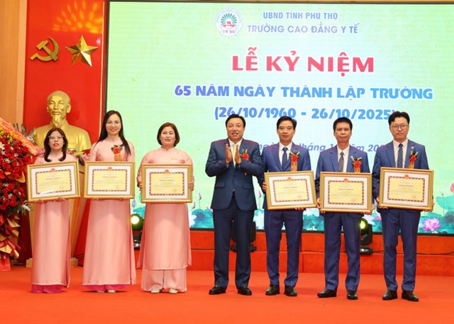 Trường Cao đẳng Y tế Ph&#250; Thọ: Kỷ niệm 65 năm ng&#224;y th&#224;nh lập - Ảnh 2