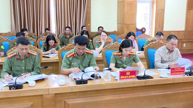 Đại diện lực lượng tham gia bảo vệ ANTT cơ sở phát biểu tại hội nghị.