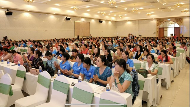 Đại biểu hội thảo “Truyền thông kiến thức chăm sóc cho phụ nữ tại Cần Thơ” tại Cần Thơ.
