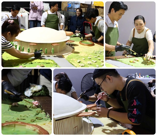 Từ s&aacute;ng sớm c&aacute;c đầu bếp đ&atilde; c&oacute; mặt tại khu vực Lễ hội để chuẩn bị cho qu&aacute; tr&igrave;nh thực hiện (Ảnh: VietKings)