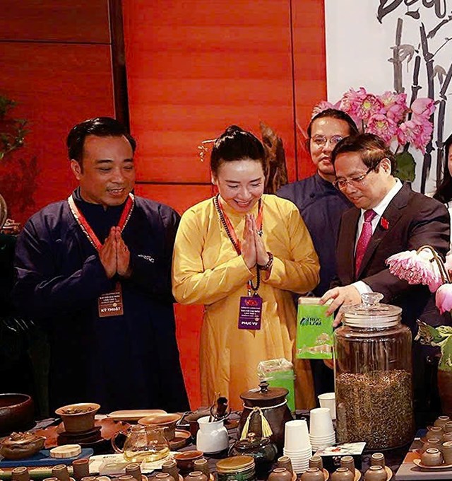 Doanh nh&acirc;n Diệu Ngọc người 'giữ hồn' cho văn h&oacute;a tr&agrave; Việt.