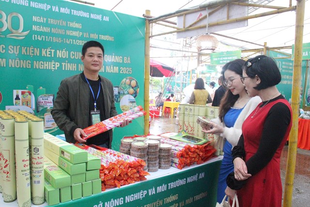 Sản phẩm hương trầm Thiết Hợi đến từ x&atilde; miền n&uacute;i Quỳ Ch&acirc;u

Gian h&agrave;ng nước mắm T&aacute;c Huy đến từ Tĩnh Gia, Thanh H&oacute;a