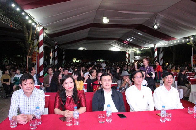 Các đại biểu tham dự Lễ kỷ niệm 60 năm thành lập THPT Quỳ Châu