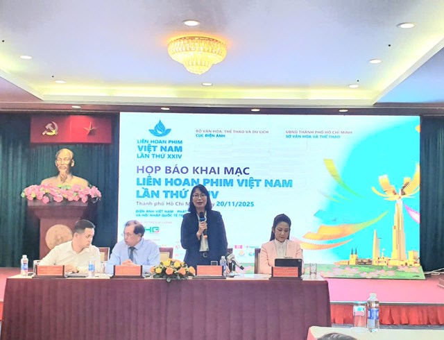 Bà Trần Thị Diệu Thúy - Phó Chủ tịch UBND TP. HCM, đồng Trưởng Ban chỉ đạo Liên hoan phim phát biểu tại Họp báo