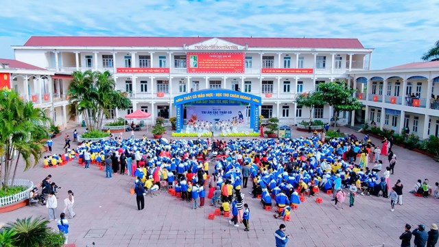 Trường Tiểu học T&#226;n Tiến long trọng tổ chức Ng&#224;y hội Tri &#226;n c&#225;c Thầy C&#244; nh&#226;n Ng&#224;y Nh&#224; gi&#225;o Việt Nam 20/11 - Ảnh 10