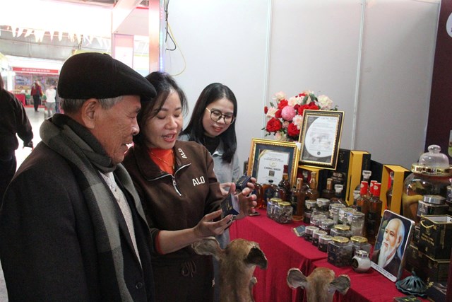 OCOP H&#224; Tĩnh tỏa s&#225;ng tại Hội chợ C&#244;ng thương Bắc Trung Bộ 2025 - Ảnh 3