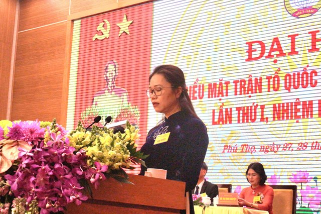 Ph&oacute; B&iacute; thư Tỉnh ủy, Chủ tịch Ủy ban MTTQ tỉnh B&ugrave;i Thị Minh ph&aacute;t biểu khai mạc.