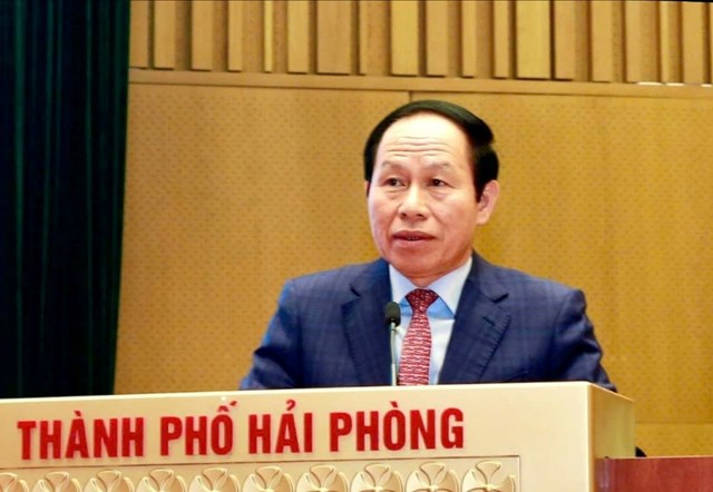 Đồng chí Lê Tiến Châu, Ủy viên Trung ương Đảng, Bí thư Thành uỷ, Trưởng Đoàn đại biểu Quốc hội thành phố Hải Phòng phát biểu giao nhiệm vụ.