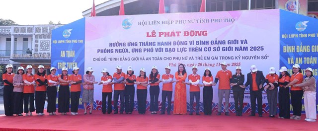 Hội LHPN tỉnh Ph&uacute; Thọ tổ chức lễ ph&aacute;t động hướng ứng Th&aacute;ng h&agrave;nh động v&igrave; b&igrave;nh đẳng giới v&agrave; ph&ograve;ng ngừa ứng ph&oacute; bạo lực tr&ecirc;n cơ sở giới năm 2025, với sự tham gia của gần 300 đại biểu v&agrave; hội vi&ecirc;n, phụ nữ c&aacute;c x&atilde;.