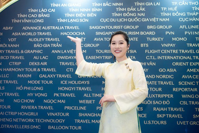 CEO Nguyễn Thu Trang l&agrave; người s&aacute;ng lập ki&ecirc;m CEO của Hacoocha.