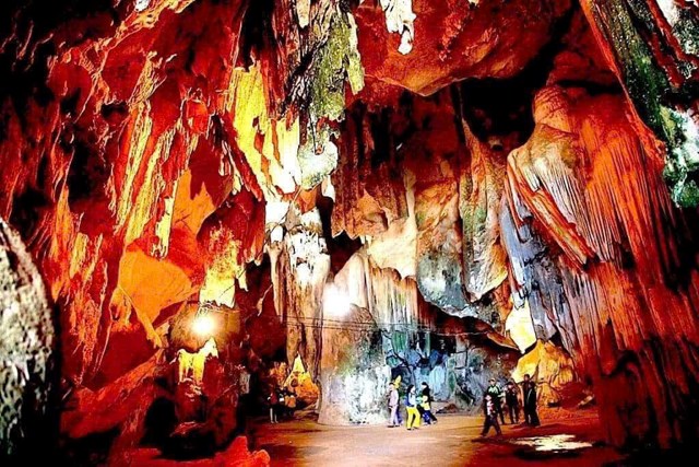 Vẻ đẹp h&uacute;t hồn của Hang Bua