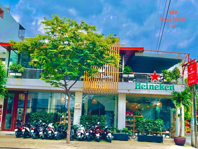 Hoa Biển &ndash; khu nh&agrave; mặt tiền đường 52 Lữ Gia, phường 15, quận 11 (TP Hồ Ch&iacute; Minh), gần Trường đua Ph&uacute; Thọ.