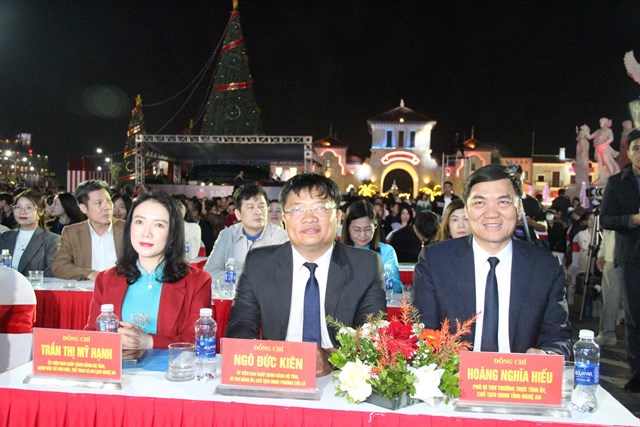 Cửa Lò chào năm 2026 với không gian lễ hội đặc sắc - Ảnh 2