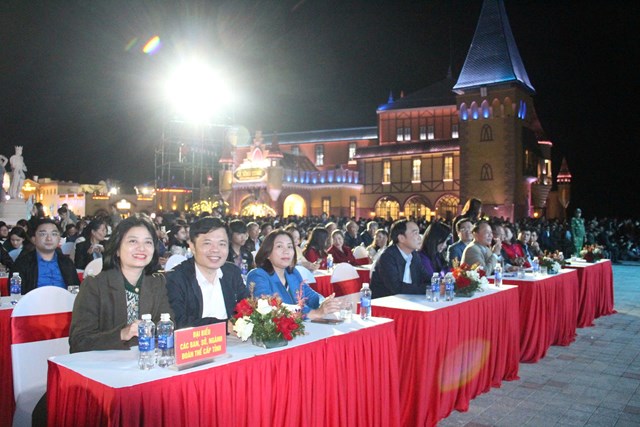 Các đại biểu tham dự đêm hội