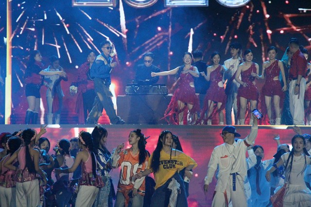 Cửa Lò chào năm 2026 với không gian lễ hội đặc sắc - Ảnh 11