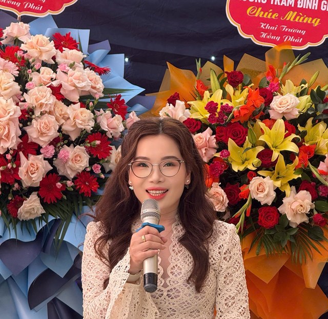 Nh&agrave; b&aacute;o Nguyệt Hằng &ndash; Trưởng Văn ph&ograve;ng đại diện Tạp ch&iacute; Kinh tế v&agrave; Đồ uống Bắc Trung Bộ.