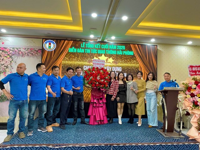 Đại diện Kênh Giao thông THP, Đài Truyền hình Hải Phòng tham dự và chúc mừng tại Lễ tổng kết cuối năm 2025.