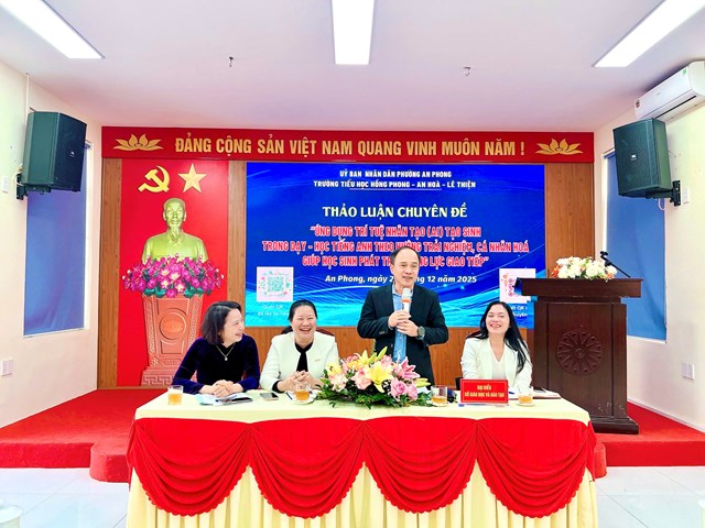 L&atilde;nh đạo Sở&nbsp;Gi&aacute;o dục v&agrave; Đ&agrave;o tạo Hải Ph&ograve;ng định hướng ứng dụng AI trong dạy học, ph&aacute;t triển năng lực, phẩm chất học sinh.