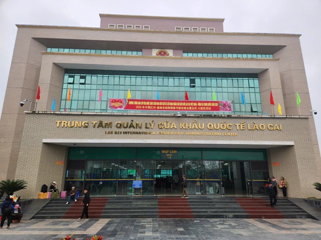 BĐBP tỉnh Lào Cai mang mùa xuân đến với đồng bào biên giới  - Ảnh 8