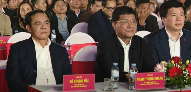 Đại biểu Ban Thường vụ Tỉnh uỷ, Ủy vi&ecirc;n Ban Chấp h&agrave;nh Đảng bộ tỉnh, l&atilde;nh đạo c&aacute;c ban, sở, ng&agrave;nh, đơn vị cấp tỉnh c&ugrave;ng tham dự