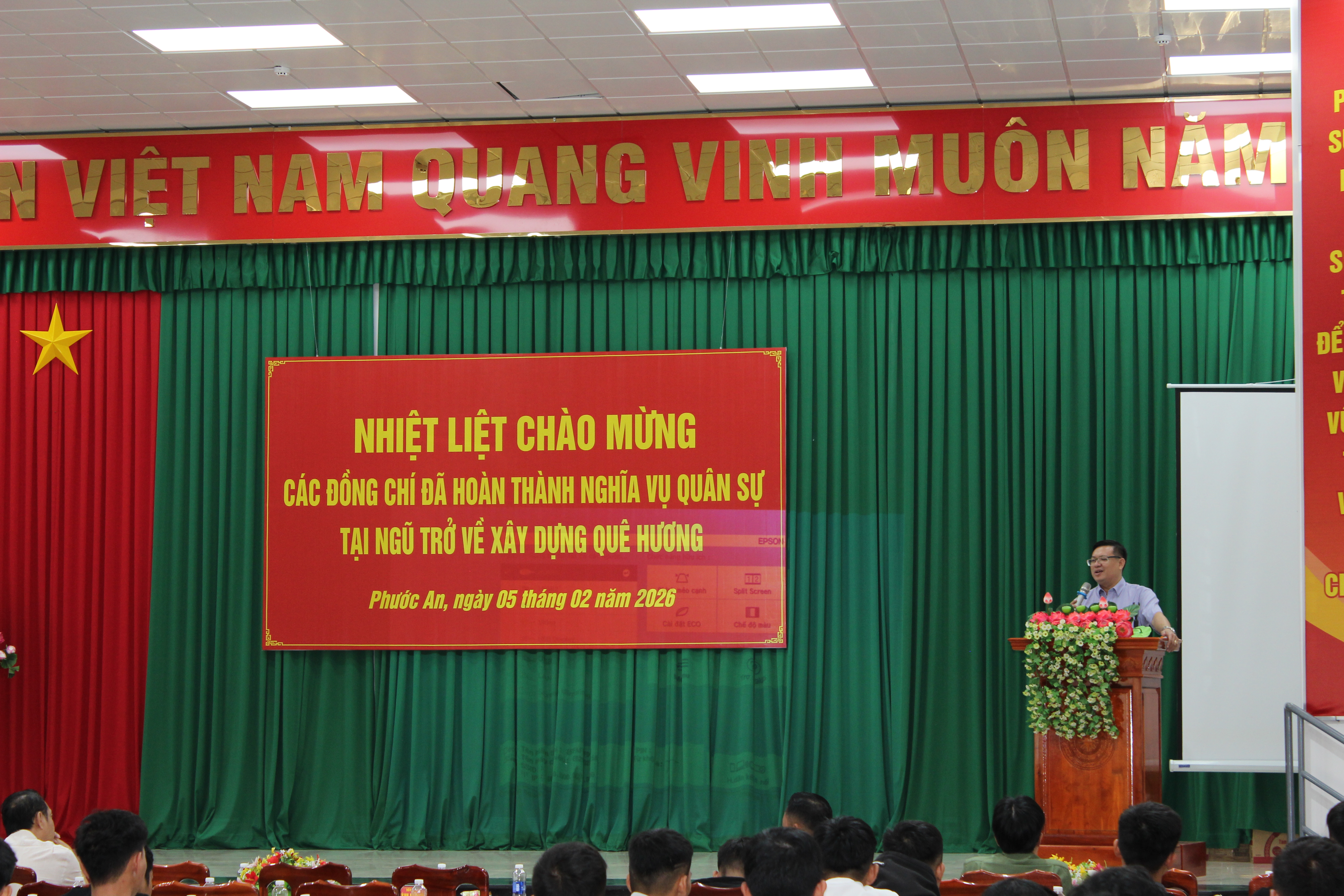 Đại diện Trường Cao đẳng Kỹ thuật – Công nghệ Đồng Nai phát biểu, chia sẻ thông tin đào tạo tại buổi lễ