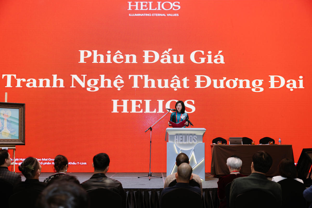 Bà Lê Thị Thu Huyền - Chủ tịch Công ty Cổ phần Xuất nhập khẩu T-Link - Trưởng ban Tổ chức phiên đấu giá phát biểu