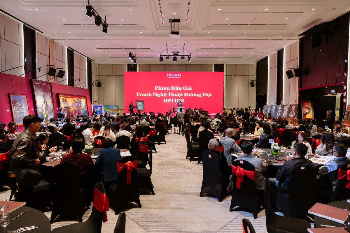 Phiên đấu giá thu hút sự quan tâm đặc biệt của công chúng