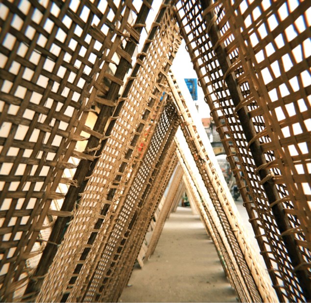 Bánh đa nem không chỉ là sản phẩm để bán mà còn là kí ức, là sự tiếp nối và lưu truyền của các thế hệ tại vùng đất Thổ Hà.