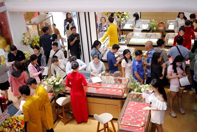 Khai trương cửa hàng lớn nhất của Bảo Tín Mạnh Hải tại TP.HCM: Định chuẩn trải nghiệm vàng 24K giữa lòng Quận 1 - Ảnh 27
