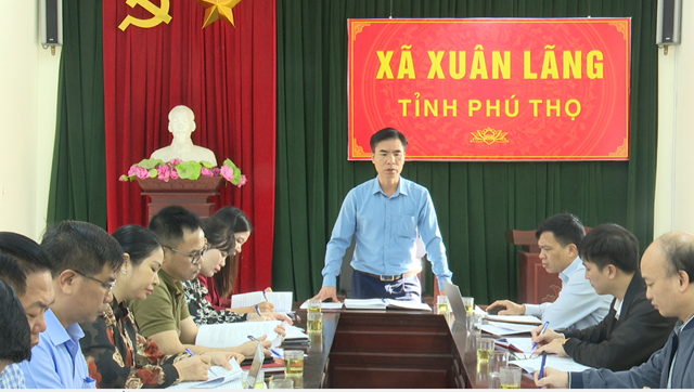 Đồng Ch&iacute; Hoàng Văn Hưng, Ph&oacute; B&iacute; thư Đảng uỷ, Chủ tịch UBND, Chủ tịch Uỷ ban b&acirc;̀u cử x&atilde; Xu&acirc;n L&atilde;ng chủ tr&igrave; cuộc họp triển khai c&ocirc;ng t&aacute;c bầu cử đại biểu Quốc hội v&agrave; đại biểu Hội đồng nh&acirc;n d&acirc;n c&aacute;c cấp, nhiệm kỳ 2026-2031