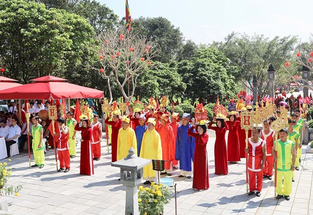 Trước anh linh Đại danh y Hải Thượng Lãn Ông Lê Hữu Trác, các đại biểu thành kính bày tỏ lòng biết ơn sâu sắc về những công lao và đóng góp to lớn của Đại danh y Hải Thượng Lãn Ông Lê Hữu Trác đối với nền y học và văn hóa nước nhà. Đồng thời, nguyện tiếp tục kế thừa, phát huy những giá trị mà Đại danh y để lại, góp phần làm tốt công tác chăm sóc và bảo vệ sức khỏe cho Nhân dân.