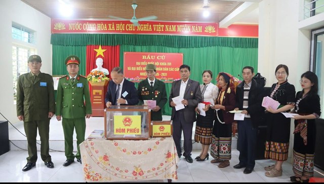 Ngày hội non sông rộn ràng khắp mọi miền tỉnh Nghệ An - Ảnh 5