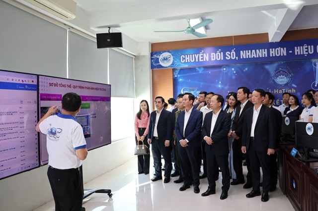 Nền tảng phản ánh hiện trường trên ứng dụng i-HaTinh giúp người dân gửi phản ánh, theo dõi tiến độ xử lý và đánh giá mức độ hài lòng.