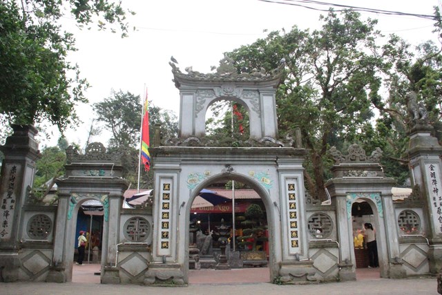 Mặt tiền Đền Chợ Củi