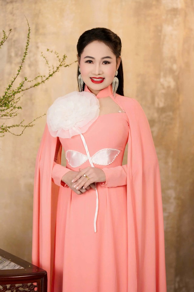 NSƯT Hồng Tươi nh&agrave; h&aacute;t ch&egrave;o xứ đ&ocirc;ng TP Hải Ph&ograve;ng.