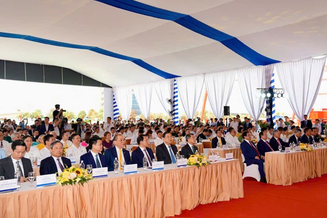 C&aacute;c đại biểu Trung ương, c&aacute;c tỉnh, th&agrave;nh phố: H&agrave; Nội, Hải Ph&ograve;ng, Bắc Ninh, Quảng Ninh tham dự Lễ khởi c&ocirc;ng.