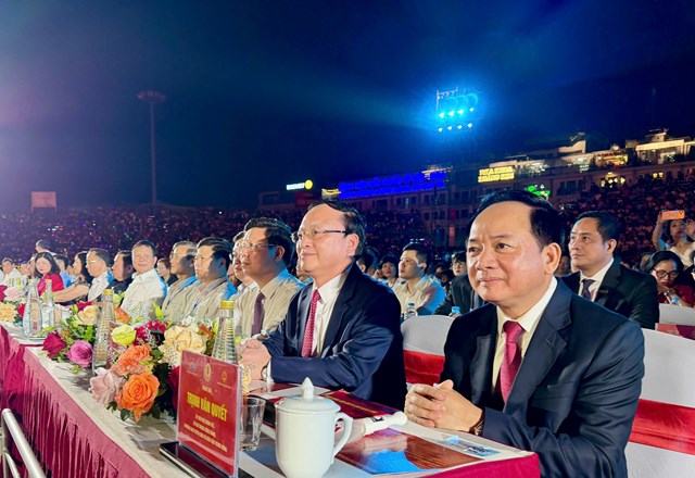 Các đồng chí lãnh đạo Đảng, Nhà nước, ban, bộ, ngành Trung ương và địa phương dự lễ khai mạc Liên hoan Phát thanh toàn quốc lần thứ XVII.