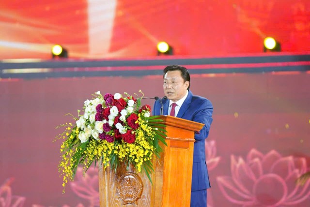 &Ocirc;ng Nguyễn Huy Ngọc - Ph&oacute; Chủ tịch UBND tỉnh Ph&uacute; Thọ, Trưởng Ban Tổ chức Lễ hội Đền H&ugrave;ng v&agrave; Tuần Văn h&oacute;a - Du lịch Đất Tổ năm B&iacute;nh Ngọ 2026 ph&aacute;t biểu khai mạc.