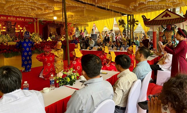 Dấu ấn văn hóa tâm linh từ lễ giỗ Thánh Mẫu Liễu Hạnh tại Đền Chợ Củi - Ảnh 11