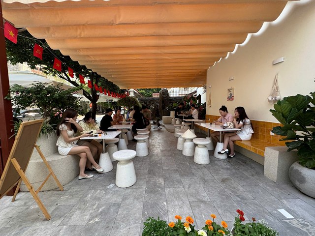 Café Dory – Góc bình yên giữa lòng phố cảng - Ảnh 2