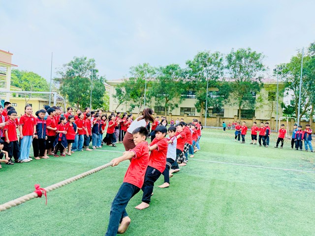 Học sinh Trường Tiểu học Nam Vi&ecirc;m t&iacute;ch cực tham gia c&aacute;c hoạt động thể dục thể thao