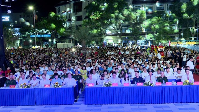 C&aacute;c đại biểu tham dự chương tr&igrave;nh